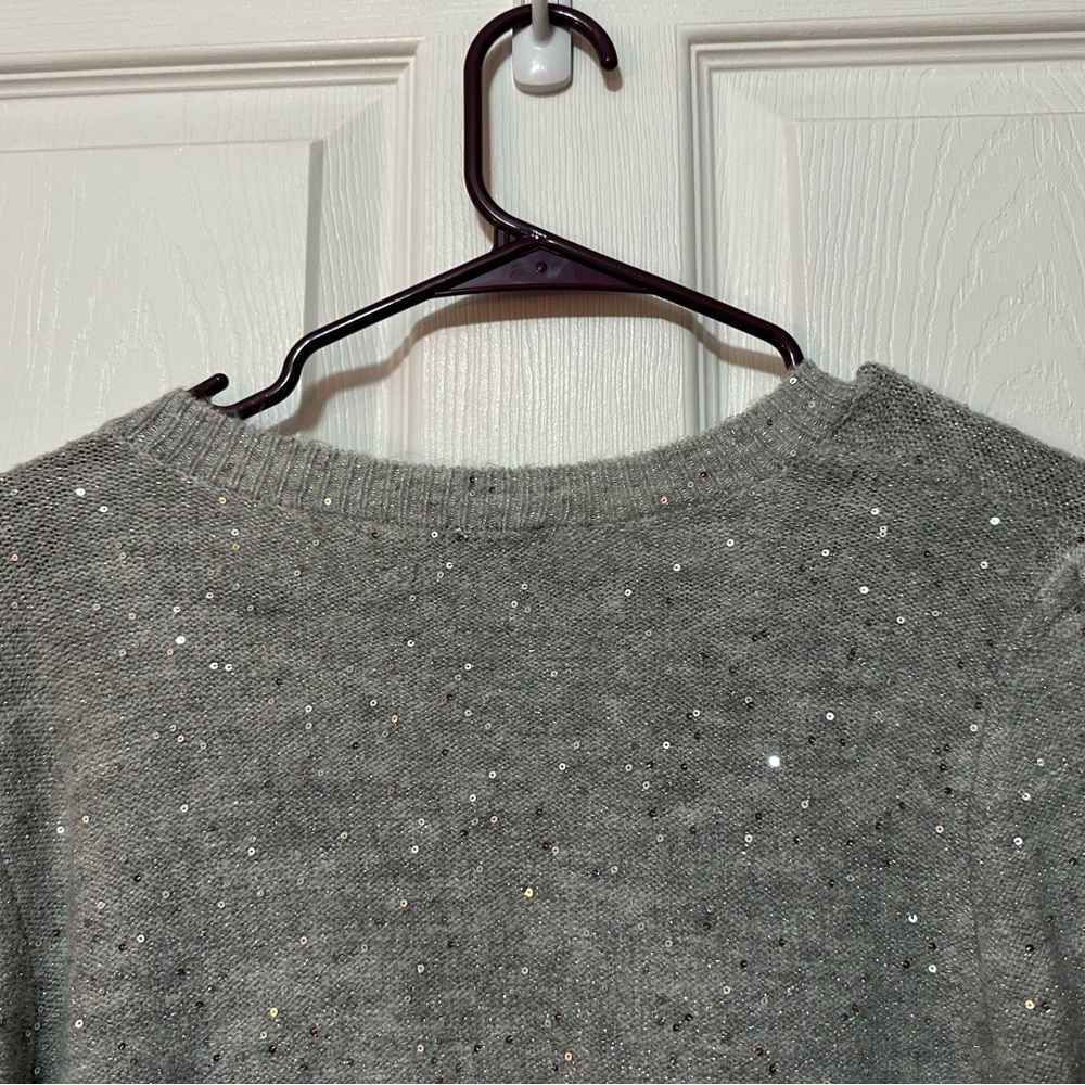 Loft Gray V-Neck Sweater With Silver Threads and Covered Silver Sequins Size M - Picture 4 of 6